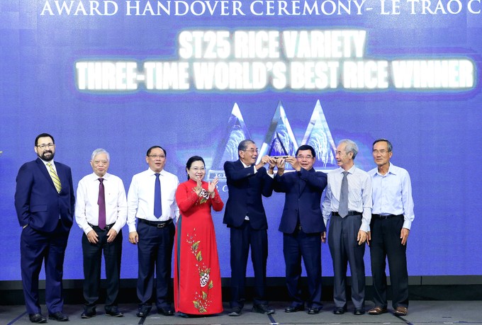 ST25 được vinh danh “Gạo ngon nhất thế giới”