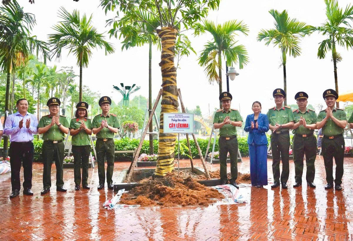 TP.HCM sôi nổi phát động “Tết trồng cây đời đời nhớ ơn Bác Hồ” Xuân Bính Ngọ 2026