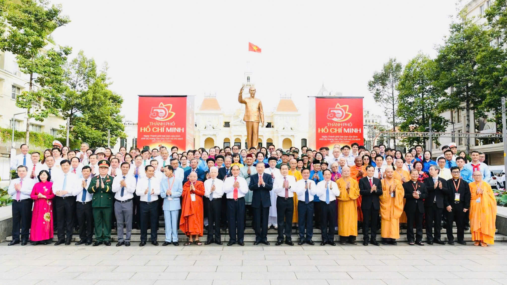 Tổng Bí thư, Chủ tịch nước Tô Lâm dự lễ kỷ niệm 50 năm TP.HCM vinh dự mang tên Bác