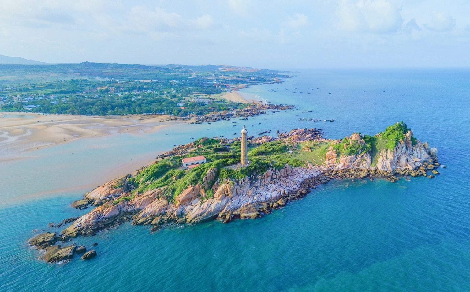 Hải đăng Kê Gà được xếp hạng Di tích lịch sử và kiến trúc cấp tỉnh