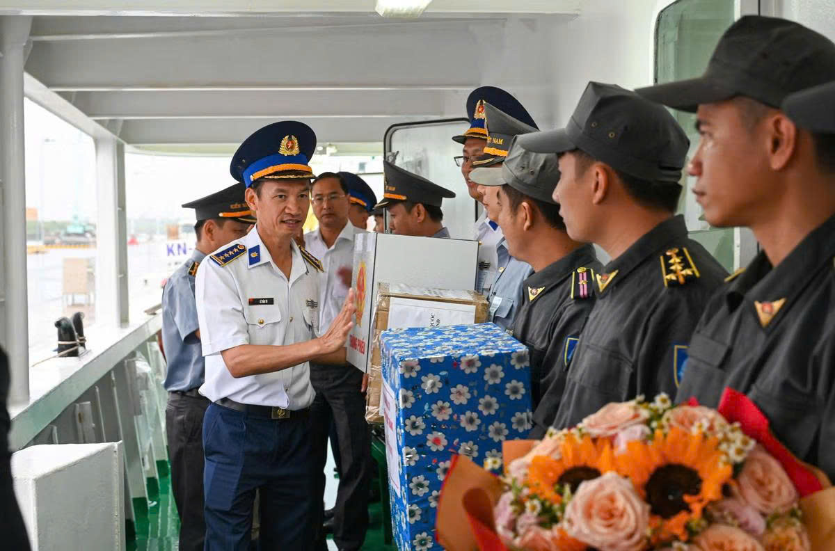 Cán bộ, chiến sĩ Cảnh sát biển tổ chức bầu cử nghiêm túc, an toàn tuyệt đối