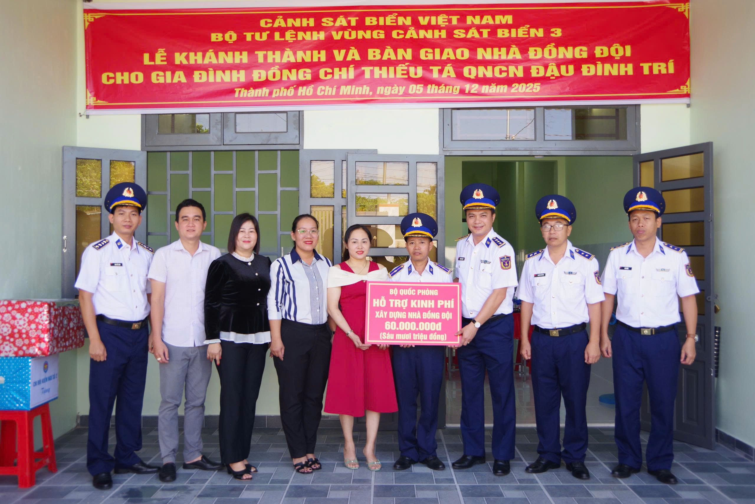 Bộ Tư lệnh Vùng Cảnh sát biển 3 bàn giao nhà đồng đội