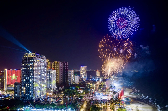 TP.HCM bắn pháo hoa tầm cao tại  phường Vũng Tàu, phường An Khánh và phường Bình Dương