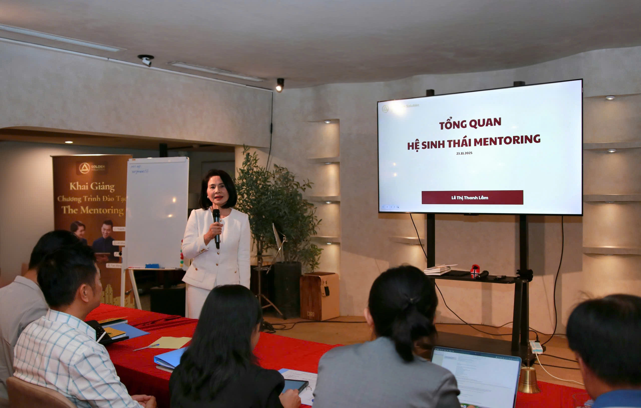 Mentoring - “Đòn bẩy mềm” giúp doanh nghiệp trẻ phát triển bền vững