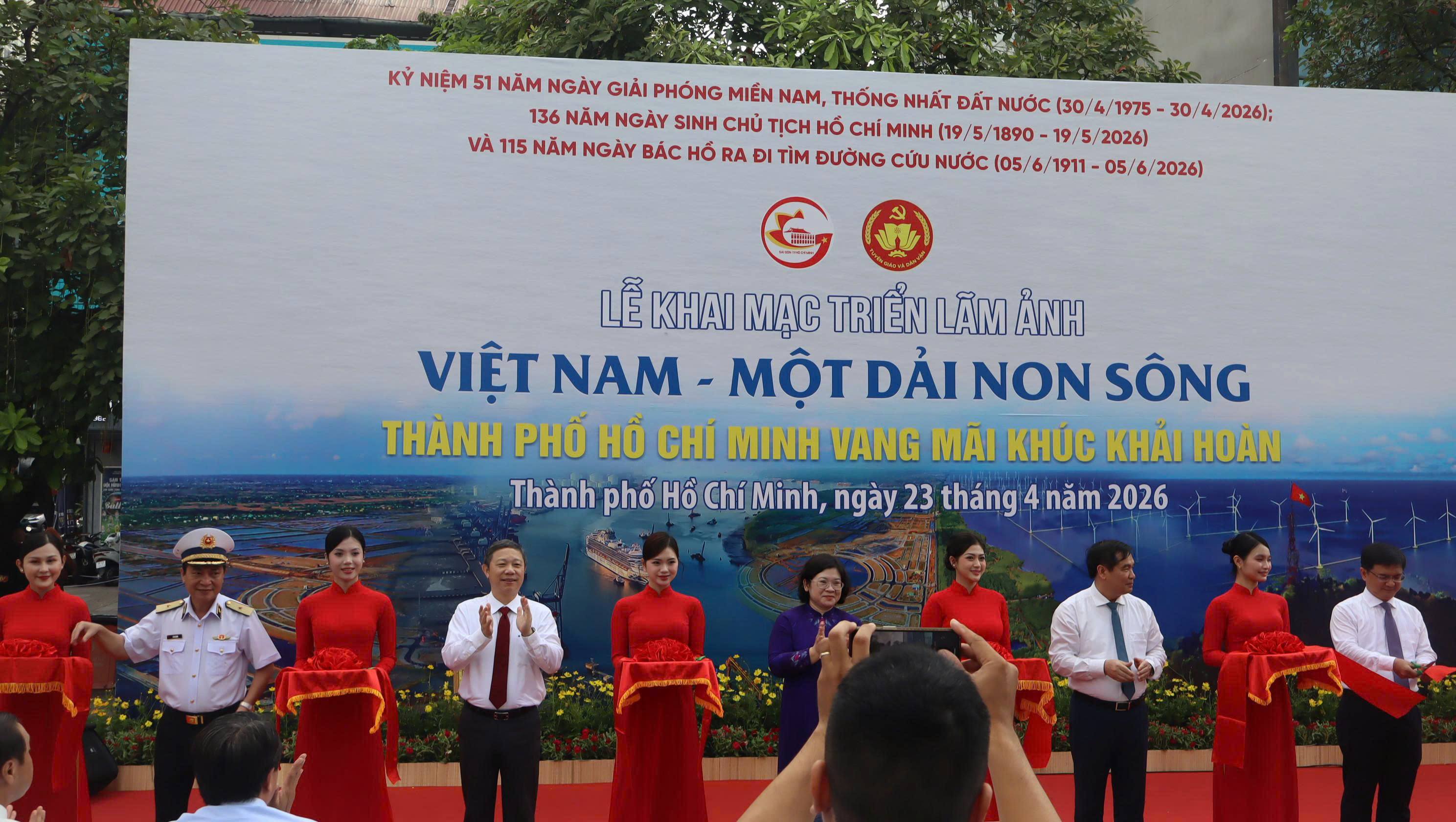 TP.HCM: Khai mạc 2 triển lãm kỷ niệm Ngày giải phóng miền Nam, thống nhất đất nước