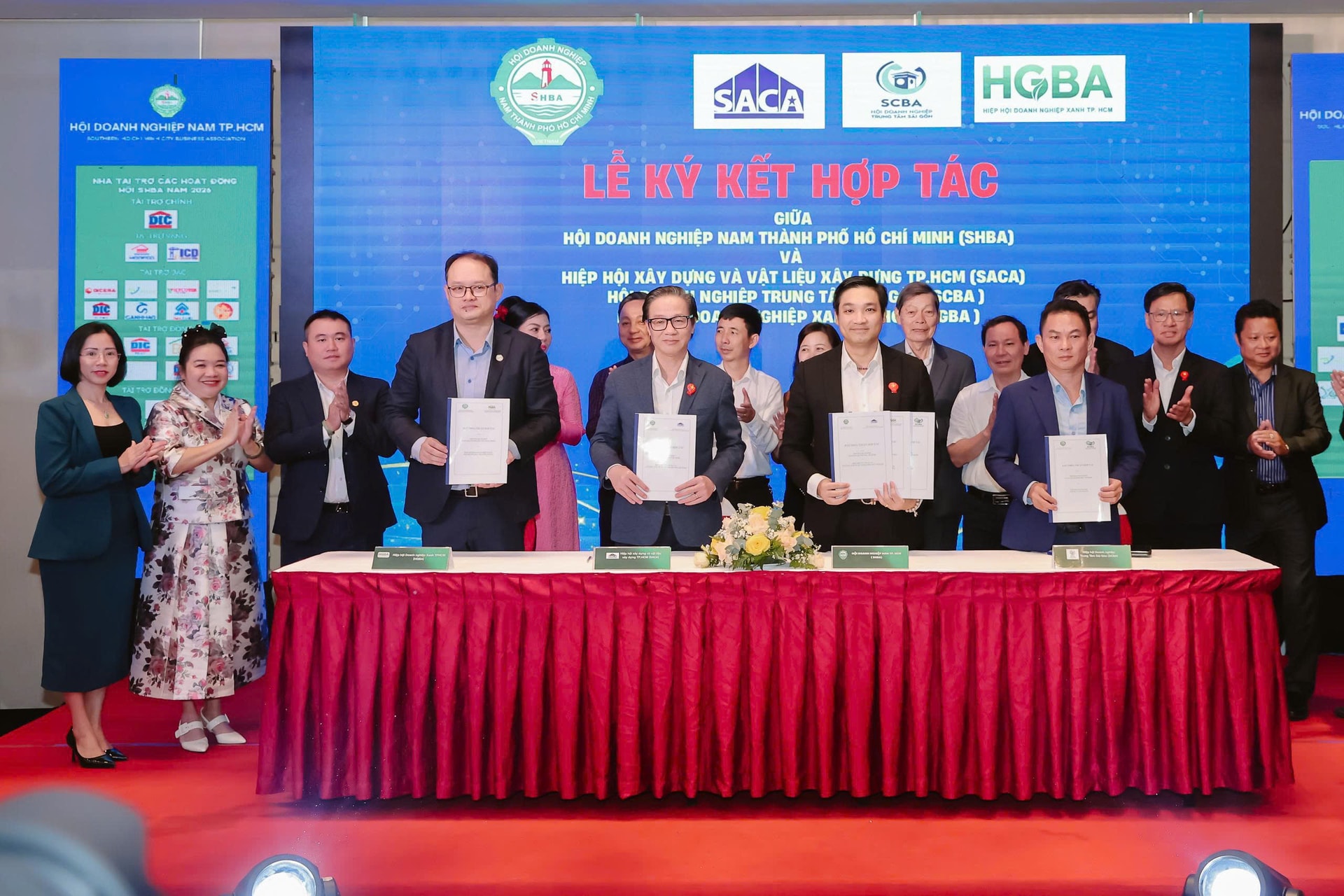 Doanh nghiệp TP.HCM tìm “điều kiện sống còn” trong bối cảnh mới