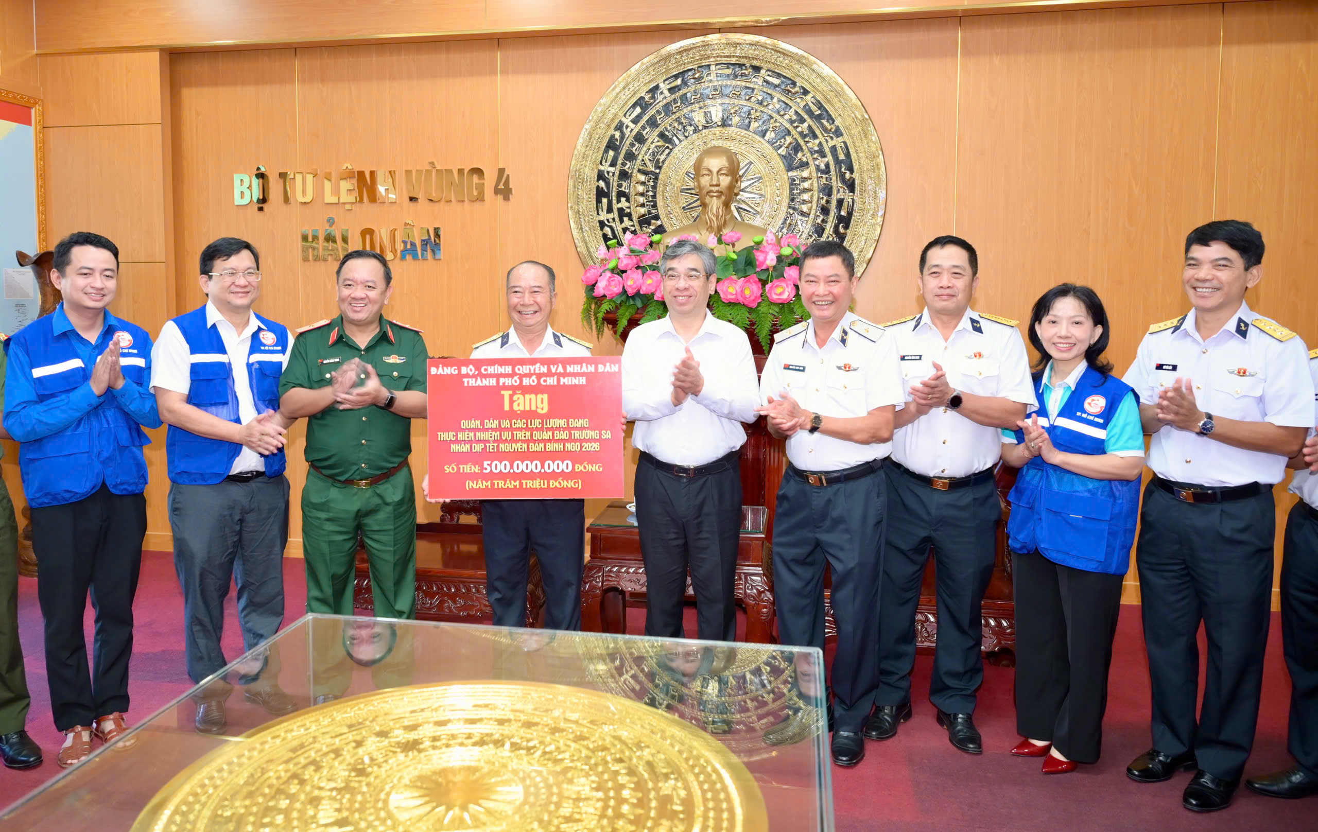 Lãnh đạo TP.HCM thăm, động viên quân và dân Trường Sa dịp Tết Nguyên đán Bính Ngọ 2026